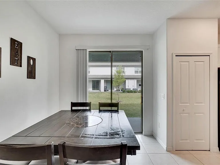 14444 Editors Note St — Photo 17