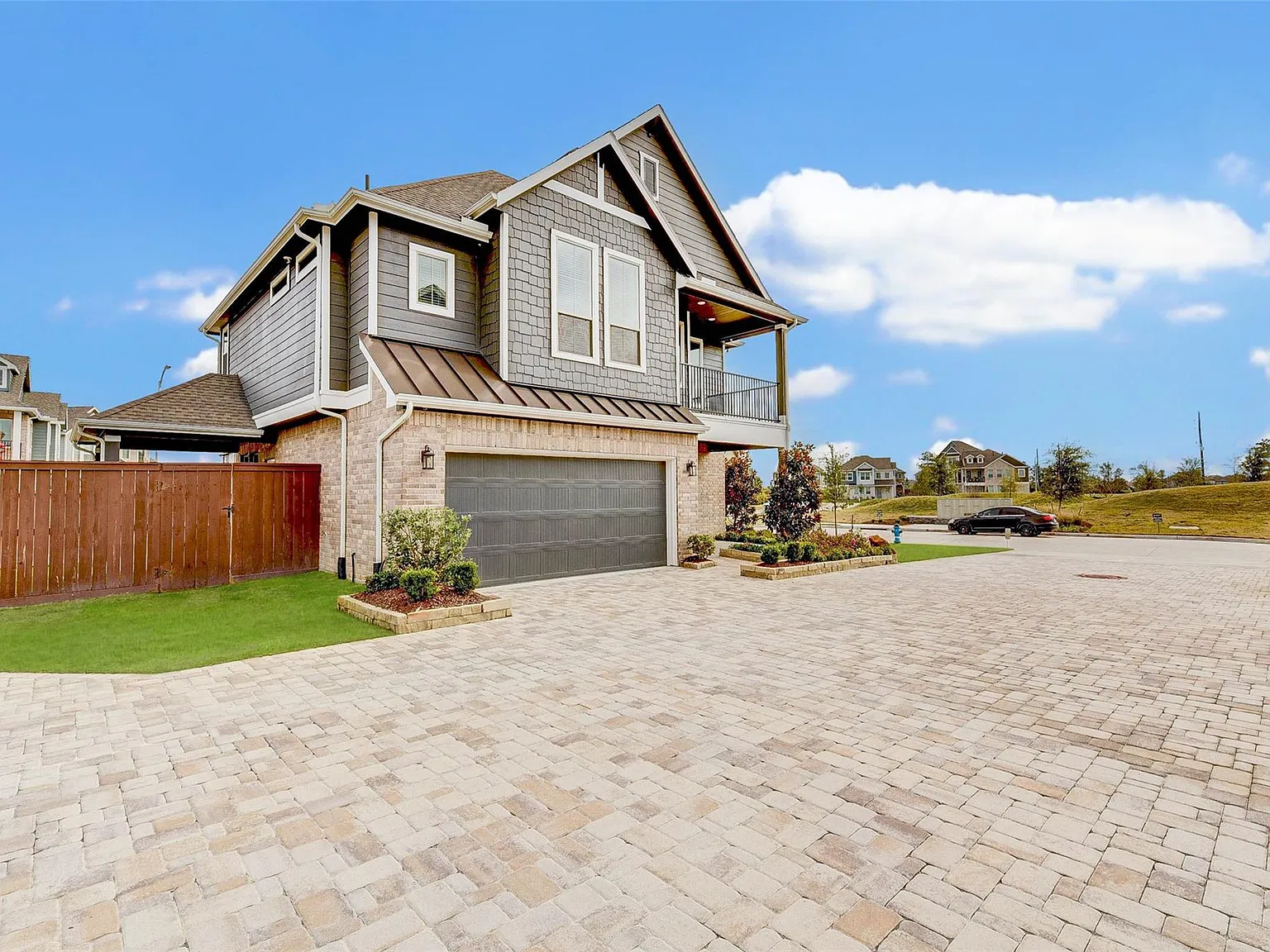 3 bed, 2.0 bath, 1756 sqft, $2,800 — Photo 3