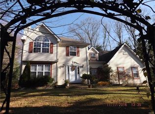 204 Chatham Hill Rd, Stroudsburg, PA 18360