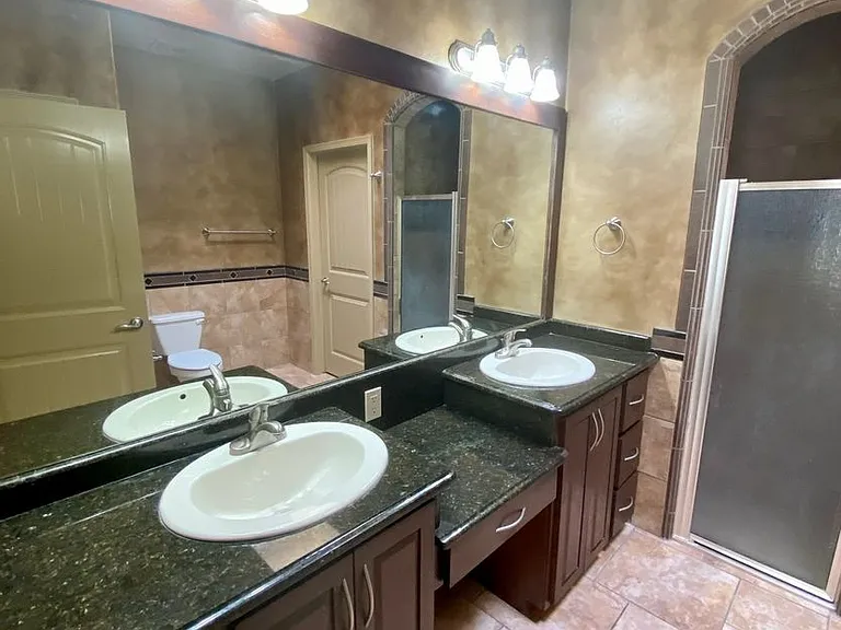 4226 Tres Ninos Dr #B — Photo 21