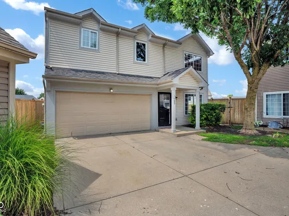 780 Mountain Pine Dr, Greenwood, IN 46143