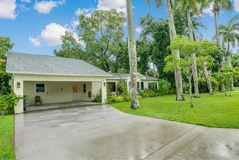 Updated 3BR/2BA Home in Coconut Grove | Yard + W/D — Photo 4