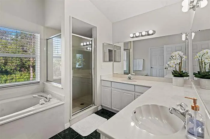 1352 Distant Oaks Dr — Photo 5
