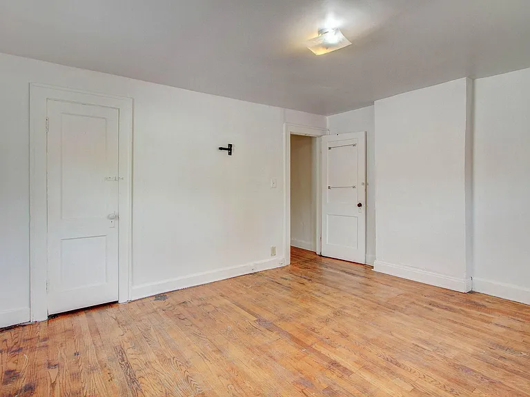 4239 N College Ave — Photo 17