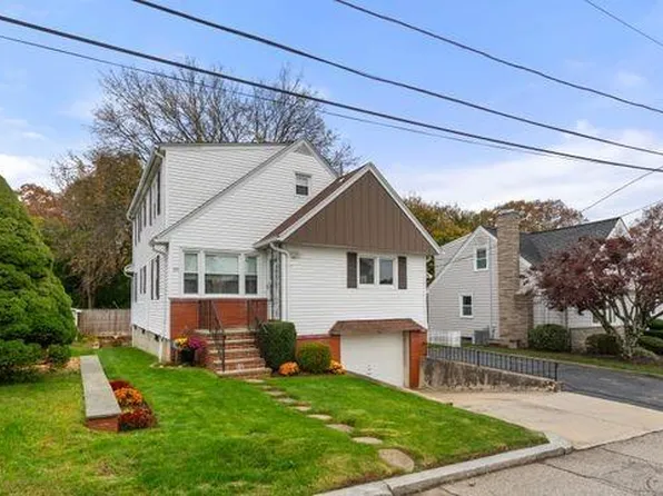 20 Freedom Rd, Providence, RI 02909