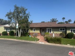 4221 W Toluca Lake Ln, Burbank, CA 91505