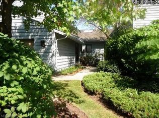3881-2 Chestnut Ct #R2, Chagrin Falls, OH 44022