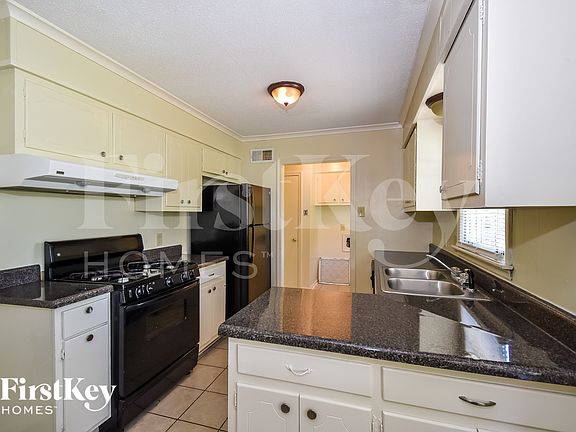 5th image of 2905 Kenneth St