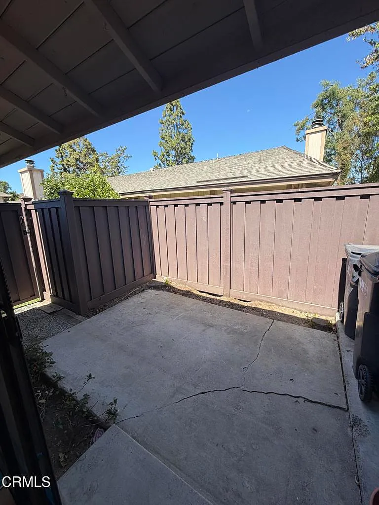 2 bed, 1.0 bath, 921 sqft, $3,300 — Photo 4