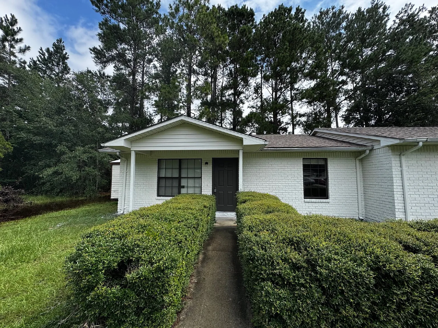 2 bed, 1.0 bath, $950 — Photo 1