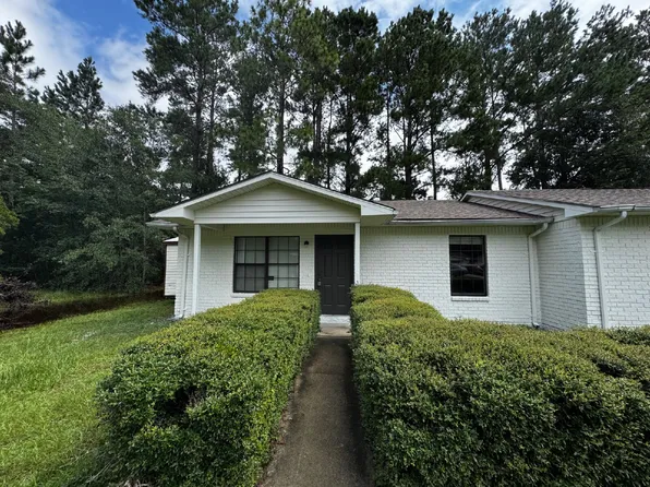 1460 Sunset Blvd #18, Jesup, GA 31545