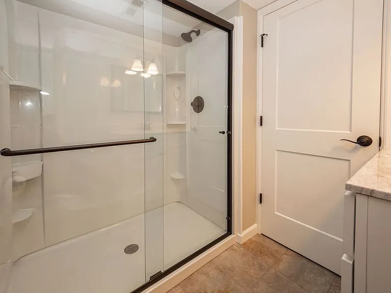 822 Walnut St — Photo 30