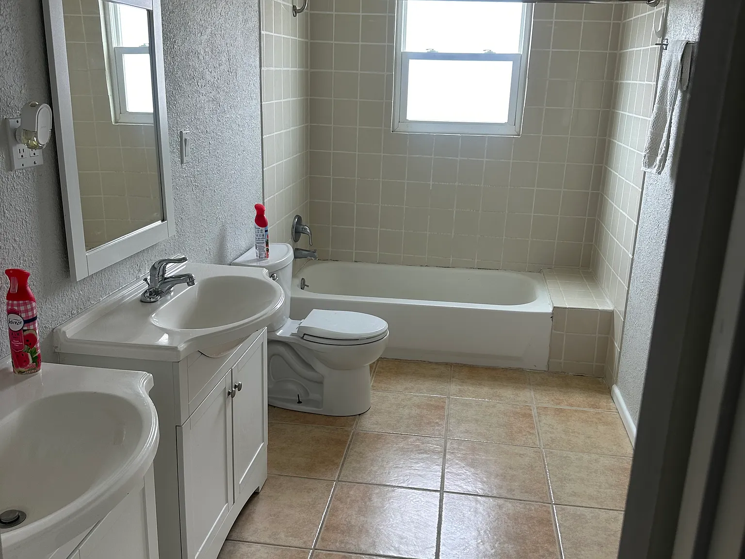 3 bed, 2.5 bath, 2680 sqft, $3,000 — Photo 4