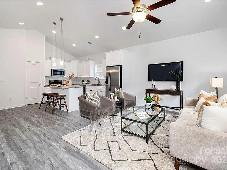 3905 Oakwood Rd — Photo 21