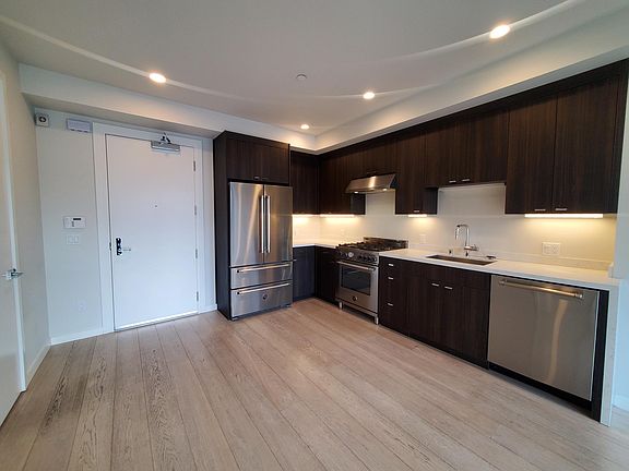 3rd image of 2600 Harrison St #304