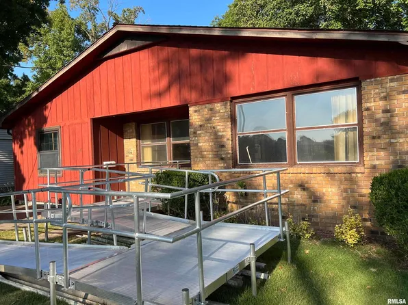 1106 Glendale St, Benton, IL 62812