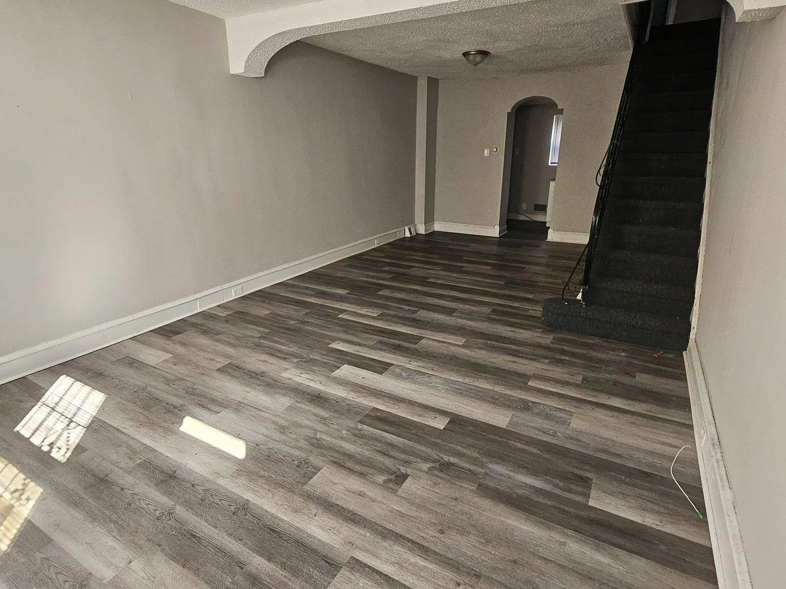 2 bed, 1.0 bath, 784 sqft, $1,250 — Photo 2