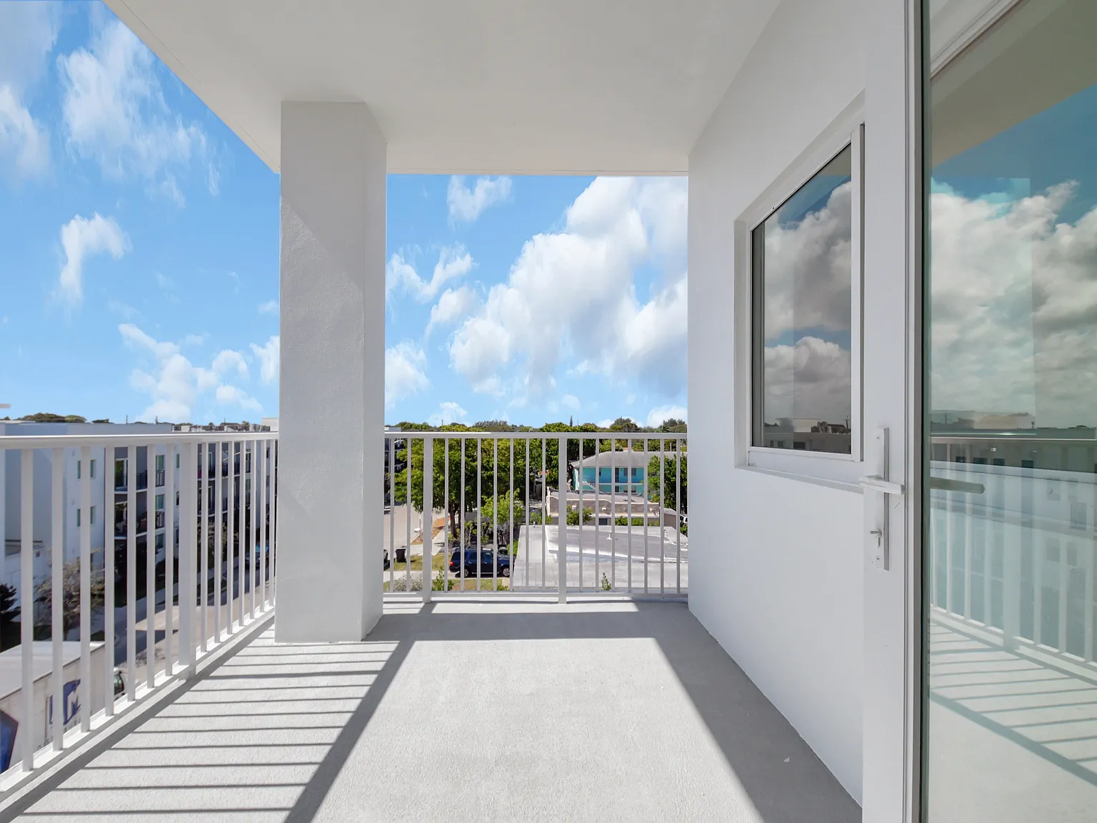 2 bed, 1100 sqft, $2,575 — Photo 4