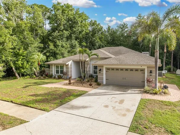 321 Waterford Cir E, Tarpon Springs, FL 34688