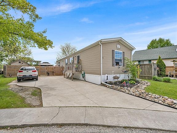 3rd image of 1 Oak Ct