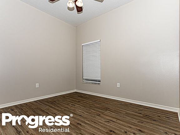 5th image of 28318 Tanglewood Dr
