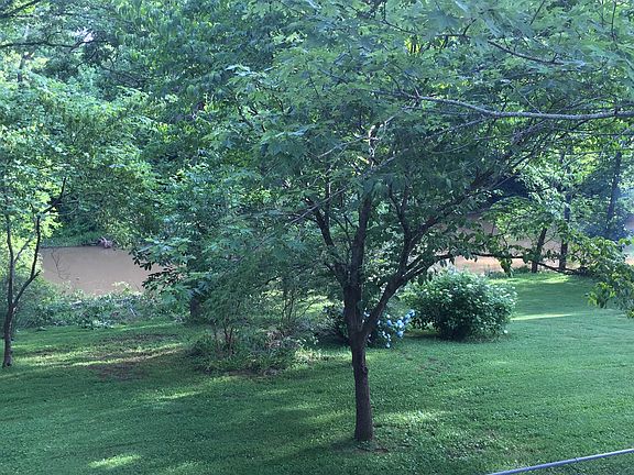 3rd image of 414 Cotton Ln