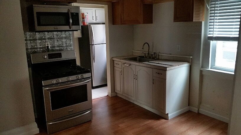 2nd image of 49 Perth St #1