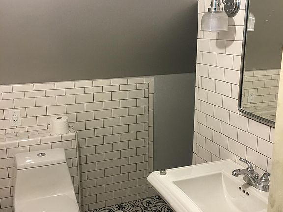 3rd floor bathroom (between both bedrooms)