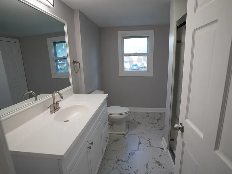 1501 N Freund Ave — Photo 12