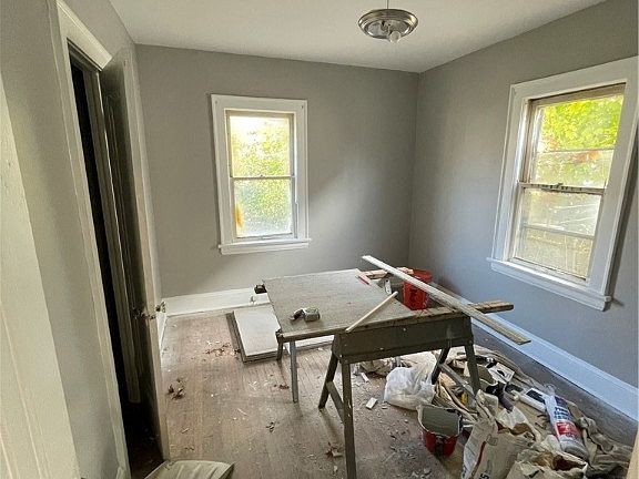 5th image of 11103 Glenboro Dr
