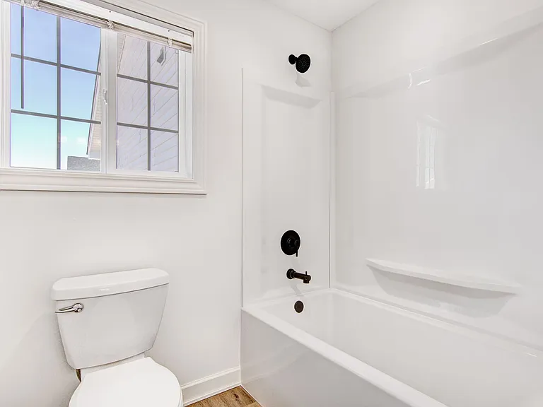 2460 Cedarwood Ln — Photo 5