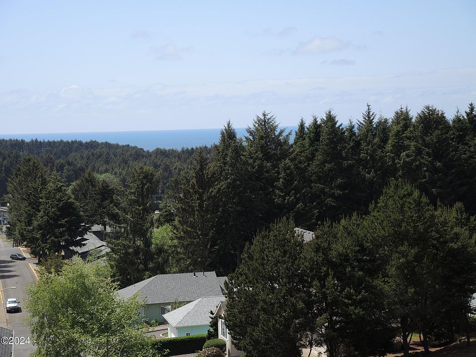 1st image of 1851 SE Oar Dr