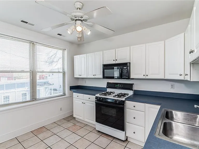 918 Norton St #1 — Photo 4