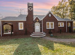 1924 Old Hollow Rd, Walkertown, NC 27051