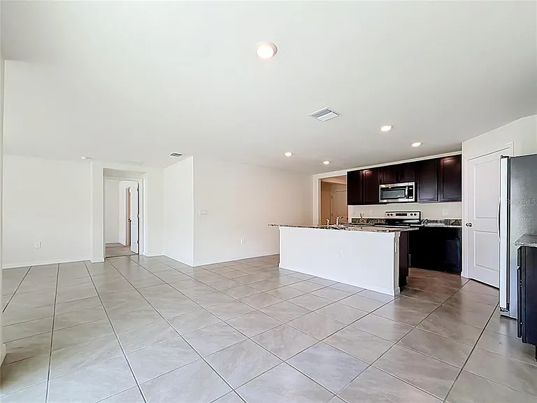 6698 SE 3rd Loop — Photo 7