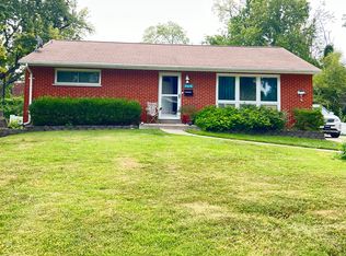 8028 Pembroke Dr, Saint Louis, MO 63123