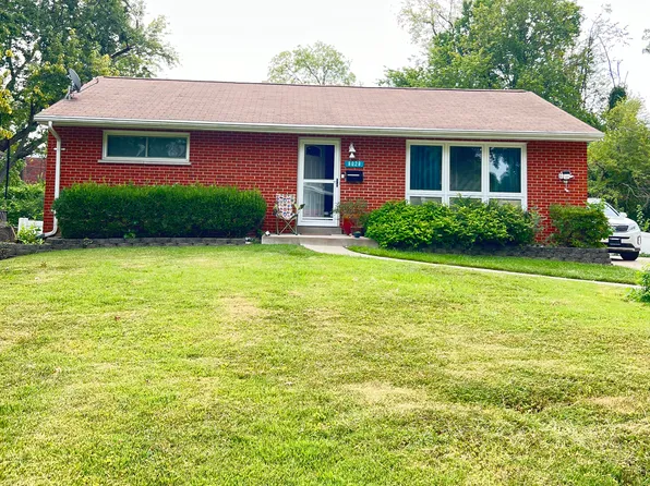 8028 Pembroke Dr, Saint Louis, MO 63123