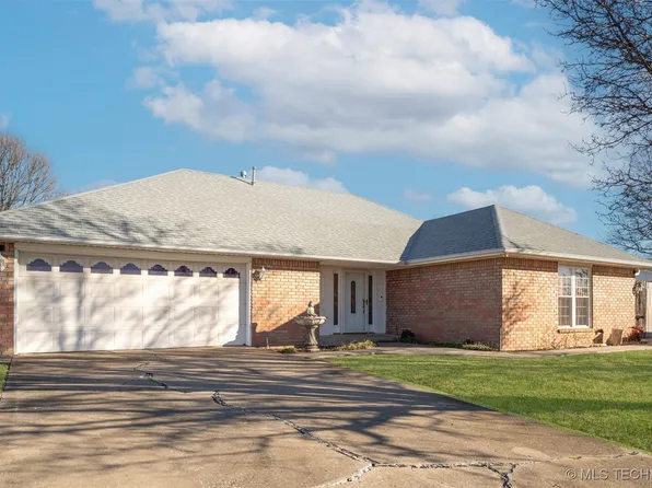 612 Westwood Dr, Claremore, OK 74017