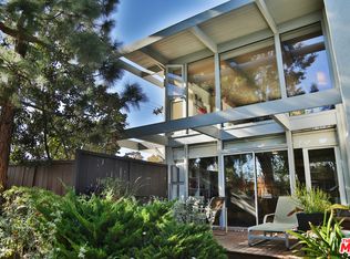 384 N Kenter Ave, Los Angeles, CA 90049