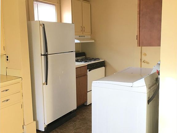 Kitchen /Laundry
