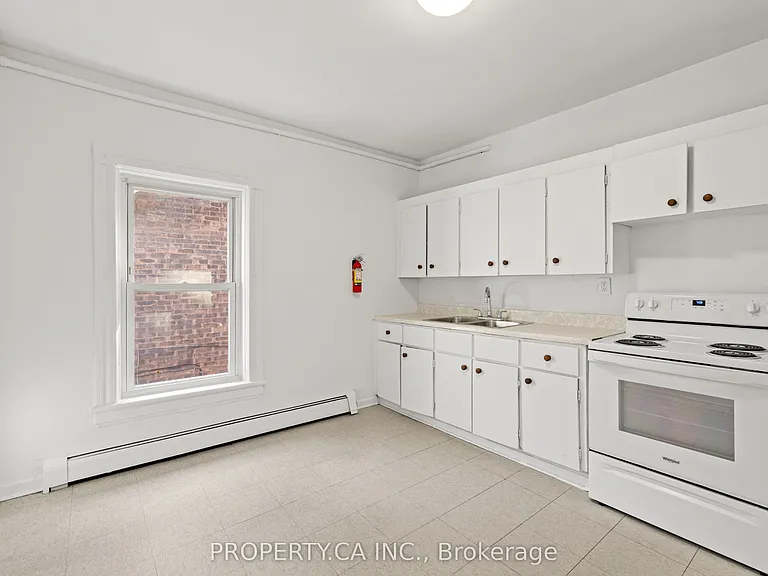 120 Stephenson Ave #UPPER — Photo 6