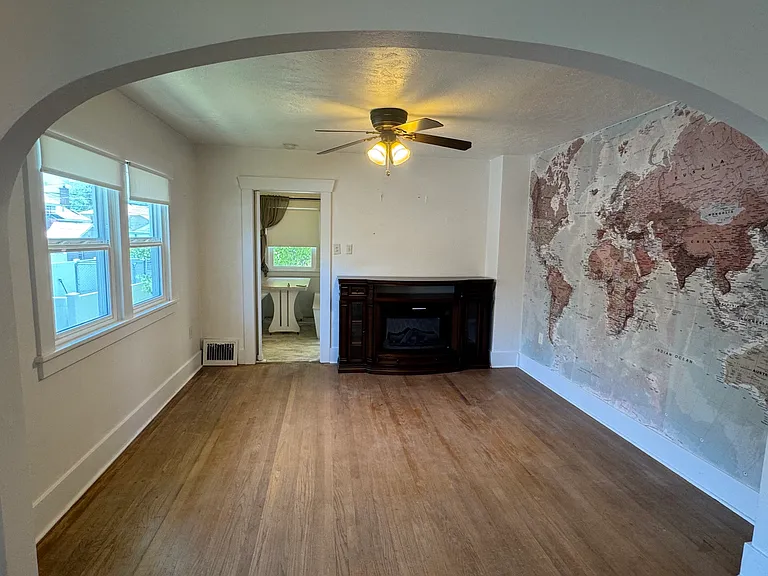 635 S 4th Ave — Photo 4