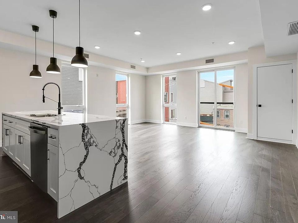 1st image of 1868 Frankford Ave #404