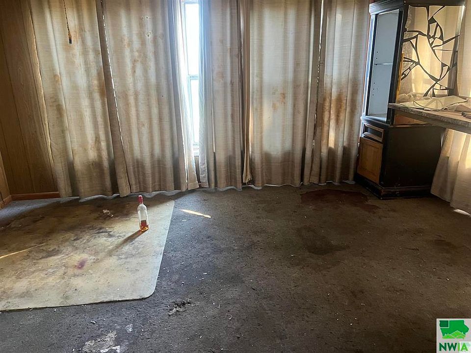 2nd image of 145 Blair St