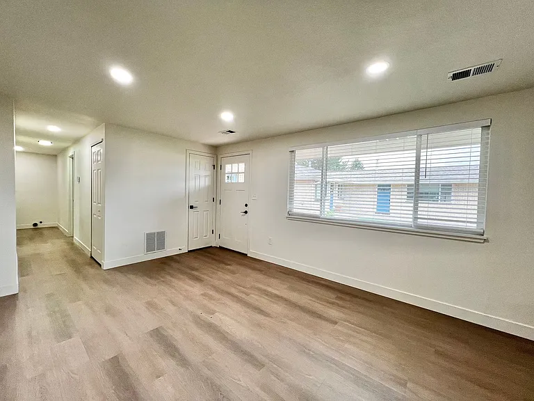 1640 Cheyenne Ave — Photo 3