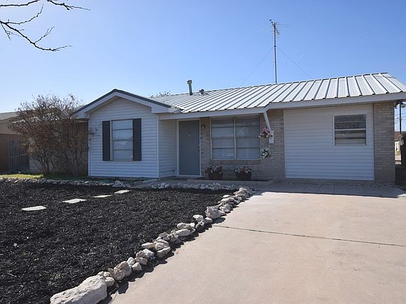 3rd image of 300 Willowood Dr