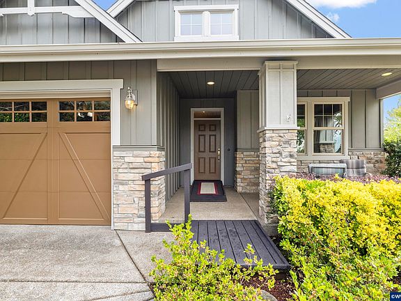 3rd image of 641 Troon Ave