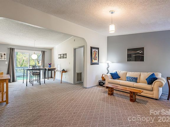 4th image of 7908 Heatherdale Ct