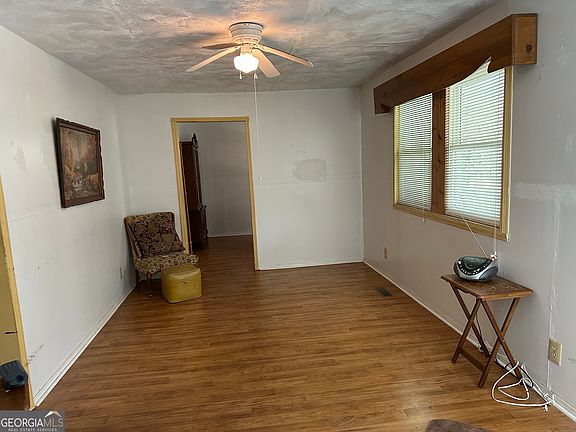 3rd image of 3630 Grant Rd