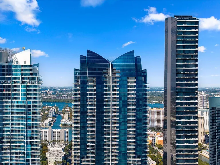 17121 Collins Ave #Penthouse 4406 — Photo 60